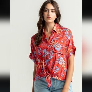 Lost‎ + Wander, Still On Vacay Shirt, Tropical Red/Blue/Orange, Size Medium